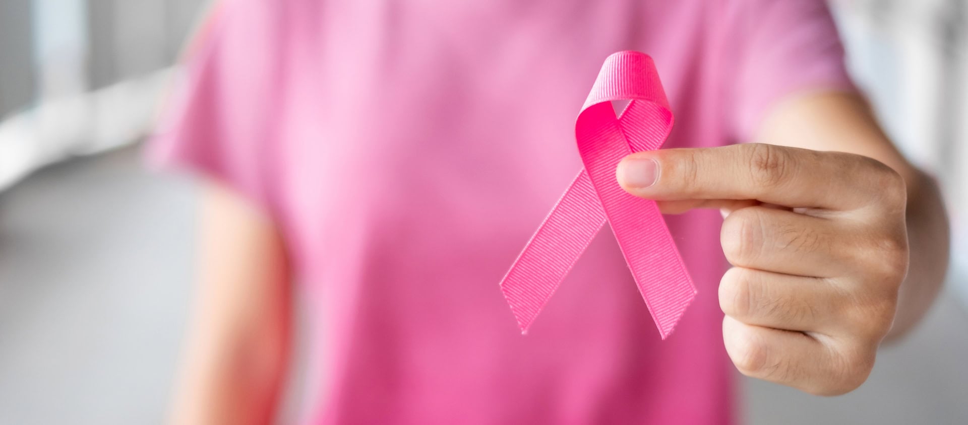 فطريات الجلد وسرطان الثدي: علاقة مثيرة للجدل تستحق البحث
