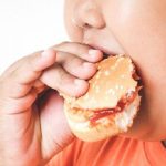 السمنة عند الأطفال.. مشاكل وحلول سهلة