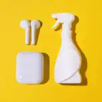 تنظيف سماعات AirPods