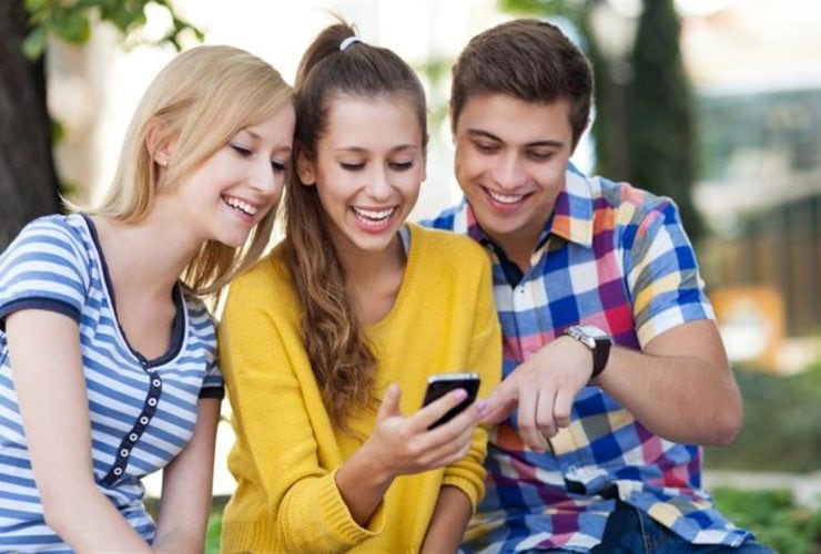 خاص للجوهرة اهمية الصداقة في مرحلة المراهقة وتأثيرها على النمو يشرحها خبير نفسي