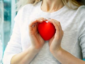 العناية العاطفية