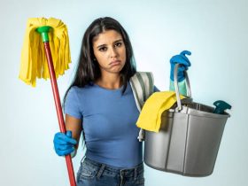 هل تشعرين بالغضب ..اليكِ 6 طرق تنظيف للتخلص من الطاقة السلبية