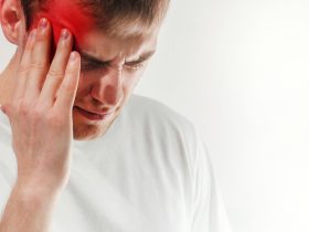 أفضل العلاجات الطبيعية للصداع النصفي أبرزها زيت النعناع