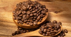 ما هي كميية الكافيين الصحية لجسمك ؟..رحلة في عالم المنبهات 