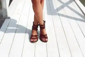 أحذية جلدية