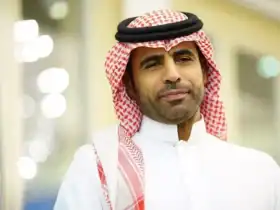 عبدالعزيز الفريحي يستعيد ذكريات دراسته ويكشف عن لقب "براد بت النسيم"