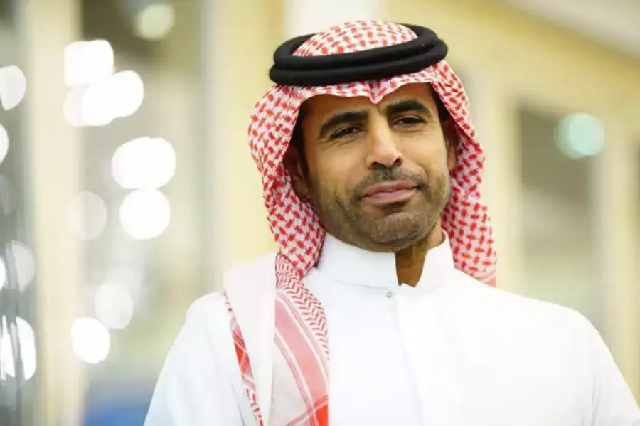 عبدالعزيز الفريحي يستعيد ذكريات دراسته ويكشف عن لقب "براد بت النسيم"