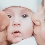تقبيل الرضع