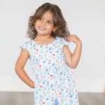 ملابس الأطفال
