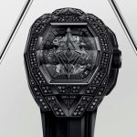 Hublot تطلق ساعة "Spirit of Big Bang Sang Bleu" بالتعاون مع الفنان ماكسيم بوشي