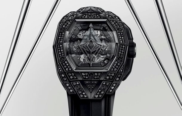 Hublot تطلق ساعة "Spirit of Big Bang Sang Bleu" بالتعاون مع الفنان ماكسيم بوشي