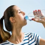 5 مشكلات صحية تنتج عن قلة شرب المياه.. انتبهي إلى هذه العلامات في الجلد