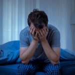 6 عادات مسائية تزيد التوتر تجنبها قبل النوم