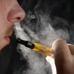 علماء يكتشفون.. كيف يمكن للتدخين الالكتروني أن يدمر الرئتين؟