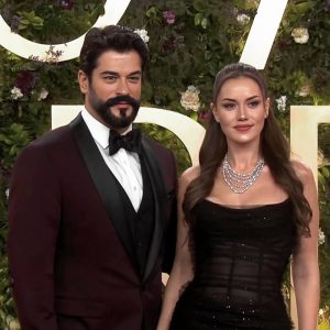 تألق النجمات التركيات بإطلالات عالمية في حفل Joy Awards 2025 بالمملكة