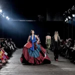 أسبوع الموضة في نيويورك لخريف وشتاء 2025.. عودة قوية مع عروض مبهرة وتجديدات جريئة