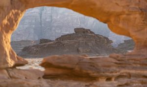 صحراء تيماء: متحف جيولوجي مفتوح على صحراء التاريخ