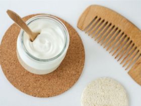 من الشعر الجاف إلى اللامع.. كيف يحدث الزبادي تحولاً في صحة الشعر؟ خطوات اتبعيها