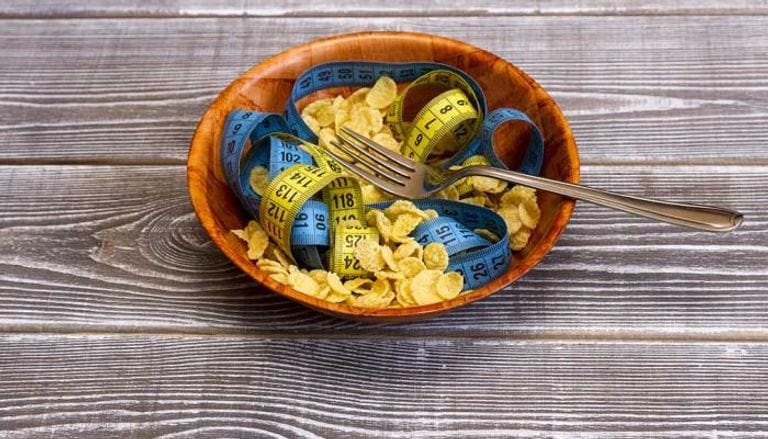 رقائق الذرة مع الحليب على الإفطار خيار صحي للغاية