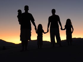 مفهوم الأمن الأسري وأثره في تربية الأطفال والمراهقين