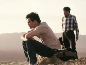 "الرحلة الكبرى".. فيلم مغربي يفكك شفرة الهوية وصراع الأجيال في رحلة حج ملحمية
