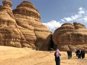 السعودية تطلق خارطة طريق سياحية لمدة 50 عامًا بعد تحقيق هدف 100 مليون زائر