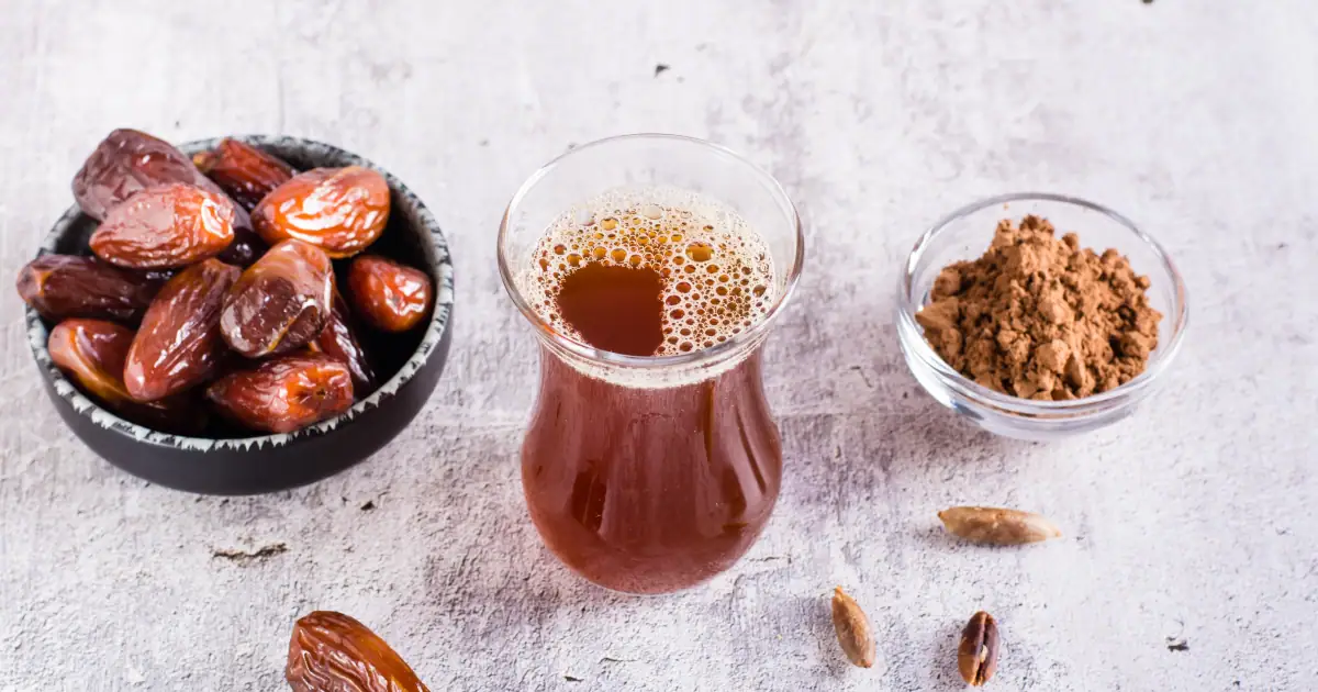 لماذا أصبحت قهوة بذور التمر مشهورة جدًا؟