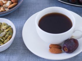 قهوة نواة التمر.. كنز صحي من بقايا النخيل