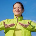 "تمارين ما بعد الولادة القيصرية: رحلة استعادة القوة بثقة وحذر"