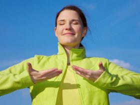 "تمارين ما بعد الولادة القيصرية: رحلة استعادة القوة بثقة وحذر"