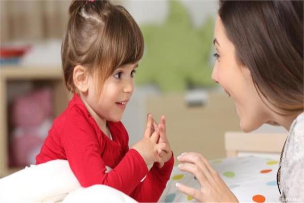 "كيف تتعامل مع الطفل العنيد؟ استراتيجيات فعالة للتربية الإيجابية"