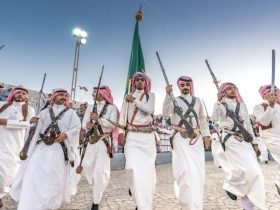 فن العرضة النجدية.. يبرز تراث المملكة السعودية وتاريخها وثقافتها