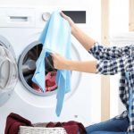 للحفاظ على الملابس.. 5 نصائح عليكِ اتباعها خلال الغسيل