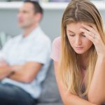 كيفية التعامل مع الزوج المتشبث بآراءه ورافض التفاوض.. اتبعي هذه النصائح عند مناقشته