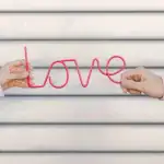 هناك خمس لغات للحب: إليك كيفية العثور على لغتك الخاصة