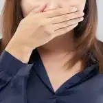 كيفية التخلص من رائحة الفم الكريهة الناتجة عن أمراض المعدة