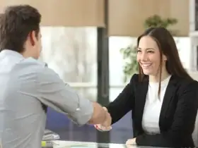 هل الصدق هو دائمًا أفضل سياسة في العلاقة؟ خبراء يوضحون