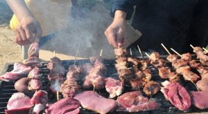 خاص |10 أعشاب سحرية لصحة جهازك الهضمي في عيد الأضحى ..يقدمها استاذ أعشاب طبية