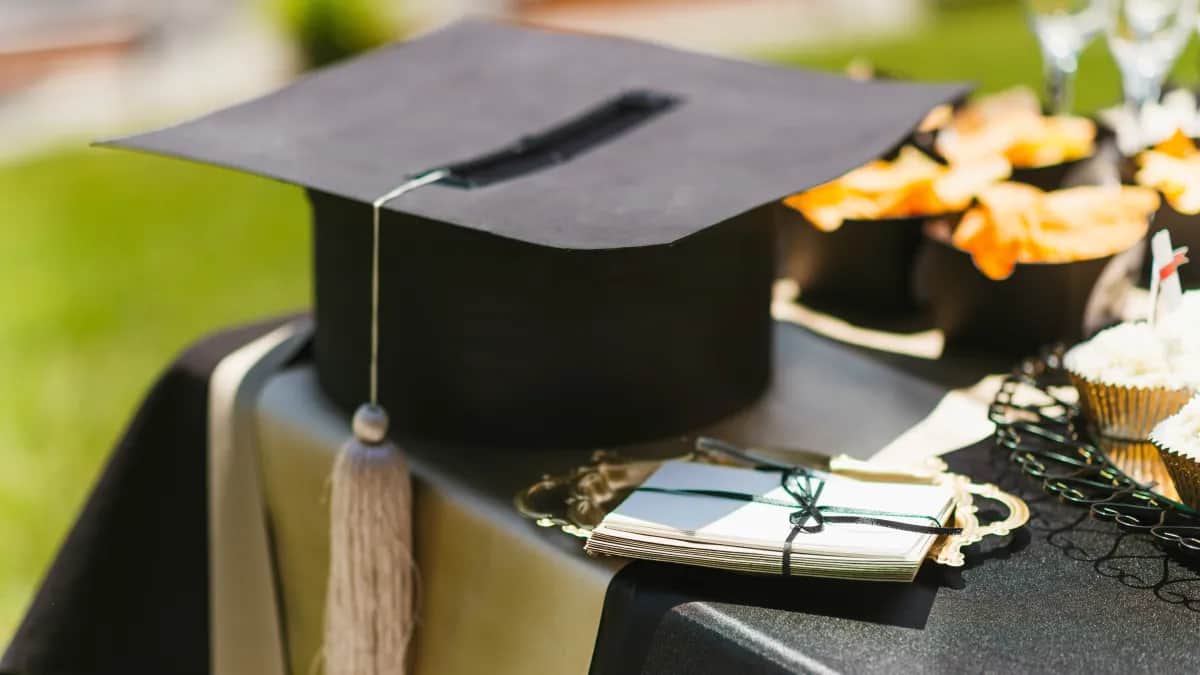 أفكار هدايا للشباب الخريجين.. فرصة للتعبير عن الفخر والمحبة