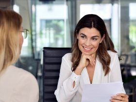 كيف تكسبين ثقة مديراتكِ بعد كبوات العمل؟.. السر في هذه الخطوات