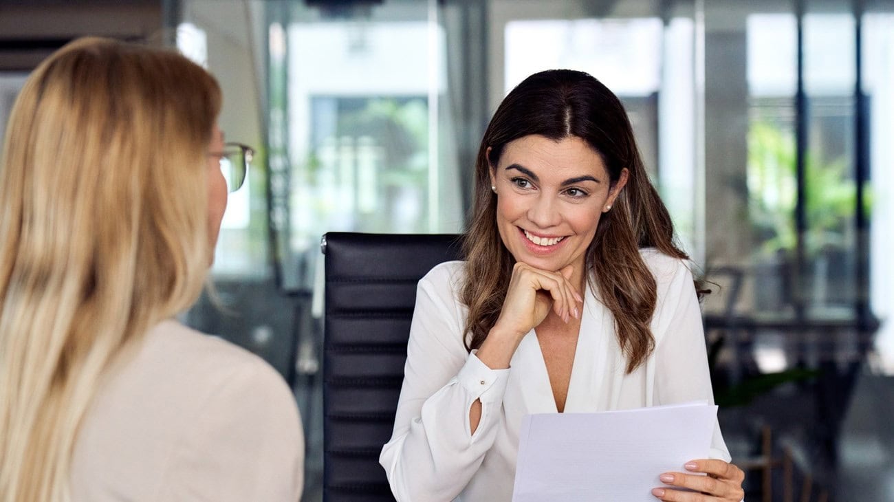 كيف تكسبين ثقة مديراتكِ بعد كبوات العمل؟.. السر في هذه الخطوات
