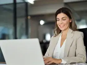 لتحسين فرصك في سوق العمل.. 3 مهارات احرصي على اتقانها