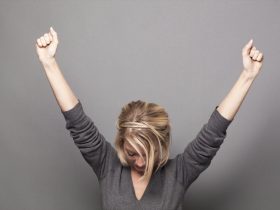 لتعامل أفضل مع الآخرين.. إليكِ كيفية تعزيز ثقتكِ الذاتية