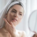 تنظيف الوجه بالبخار في المنزل: وسيلة فعالة لبشرة نضرة وصحية