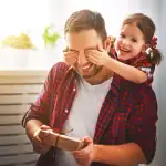 غياب دور الأب العاطفي: هل يدفعها للبحث عن "التقدير" في أماكن أخرى؟