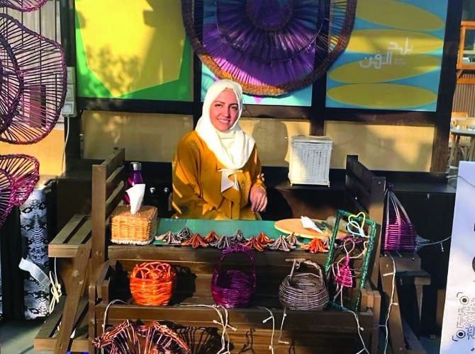 جمانة تليتي.. فنانة سعودية تحوّل ورق البامبو إلى تحف عملية وفنية نادرة