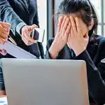 هل عملك المكتبي يضرّ بدماغك؟ العلاقة بين نمط الحياة الخامل وخطر التنكس العصبي