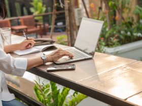 كيف تتحولين من مستهلكة لمنتجة؟.. سبيلكِ الأكيد للوصول إلى الحرية المالية