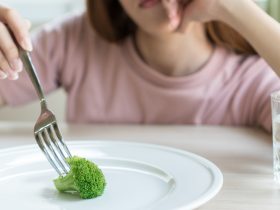 الحر وقلة الأكل: ما الذي يحدث داخل أجسامنا في الصيف؟