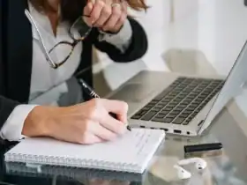 العمل صفحة من كتاب حياتك.. لا تدعه يغلق باقي الفصول